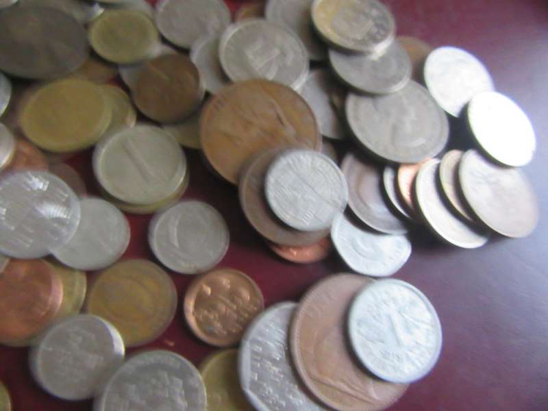GOOD START FOR THE BEGINNER -95 WORLD COINS - AS PER SCAN - LOT 4