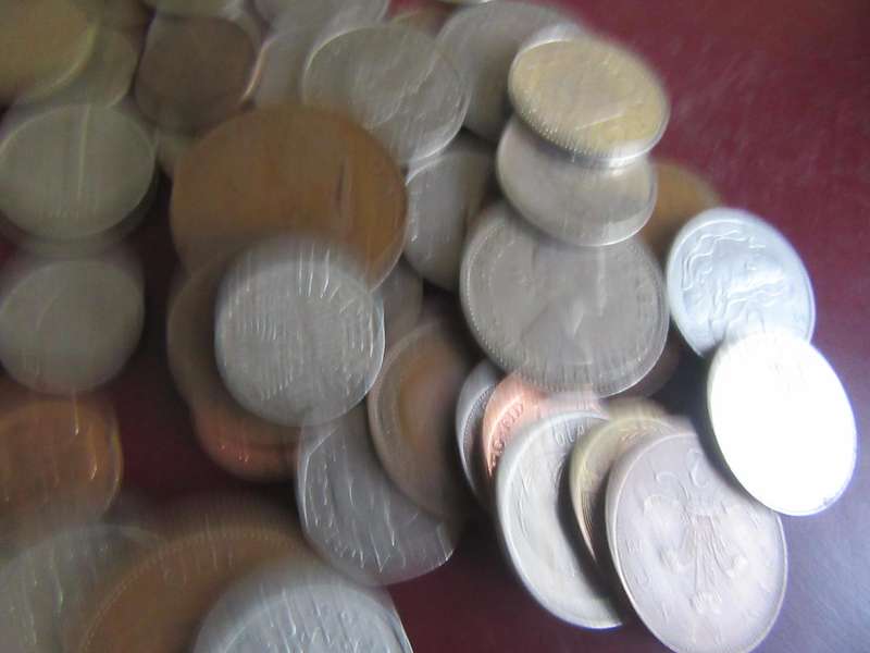 GOOD START FOR THE BEGINNER -95 WORLD COINS - AS PER SCAN - LOT 4