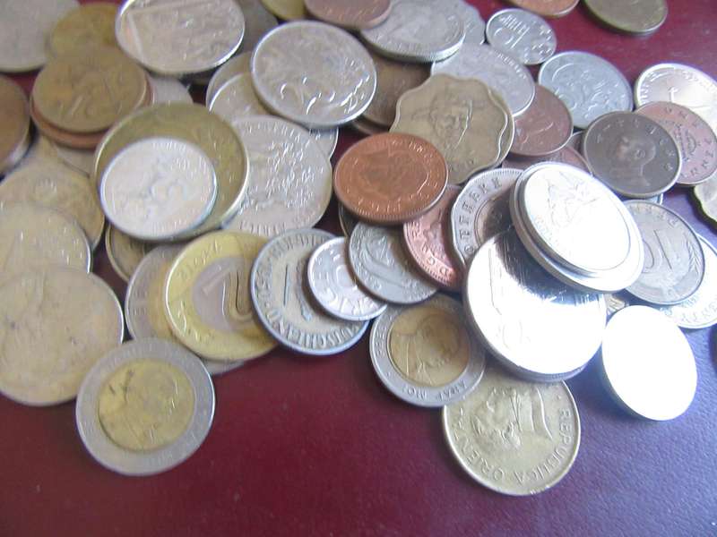 GOOD START FOR THE BEGINNER - 95WORLD COINS - AS PERSCAN - BID PER COIN - LOT 8