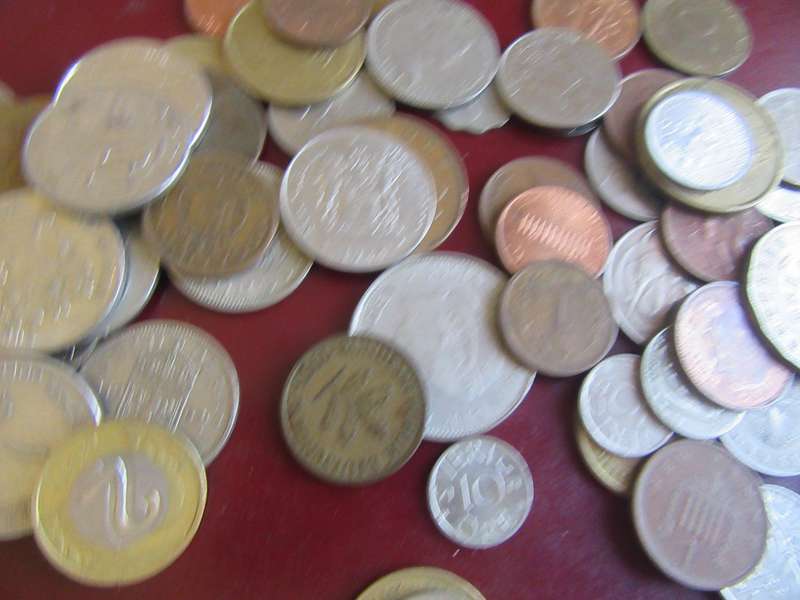 GOOD START FOR THE BEGINNER - 95WORLD COINS - AS PERSCAN - BID PER COIN - LOT 8