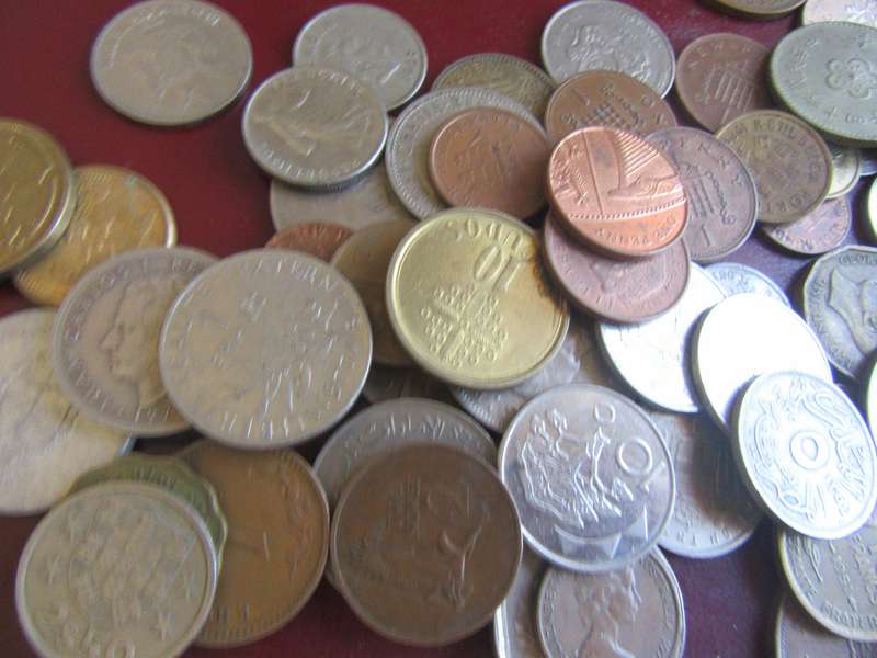 GOOD START FOR THE BEGINNER - 95 WORLD COINS - AS PER SCAN - LOT7