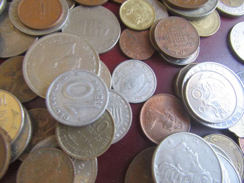 GOOD START FOR THE BEGINNER - 95 WORLD COINS - AS PER SCAN - LOT7