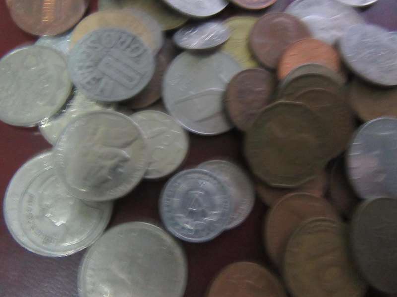 GOOD START FOR THE BEGINNER -95 WORLD COINS - AS PER SCAN  LOT10
