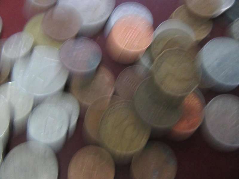 GOOD START FOR THE BEGINNER -95 WORLD COINS - AS PER SCAN  LOT10