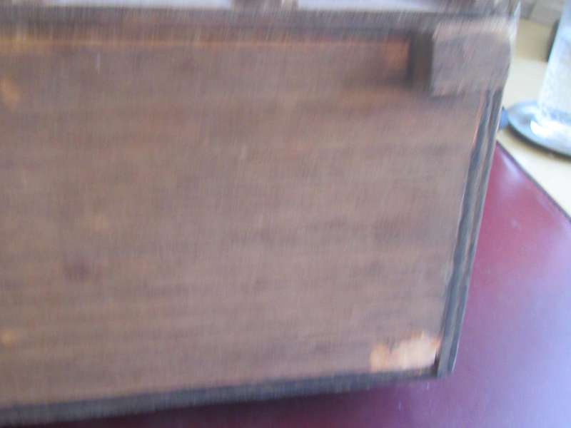 WOODEN JEVELLERY BOX - APPR. A50X120 X 100MM WITH LOCK AND KEY- AS PER SCAN - MD