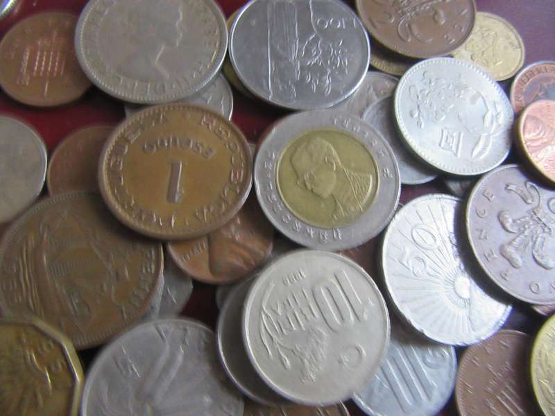 GOOD START FOR THE BEGINNER -95WORLD COINS- AS PER SCAN - LOT3