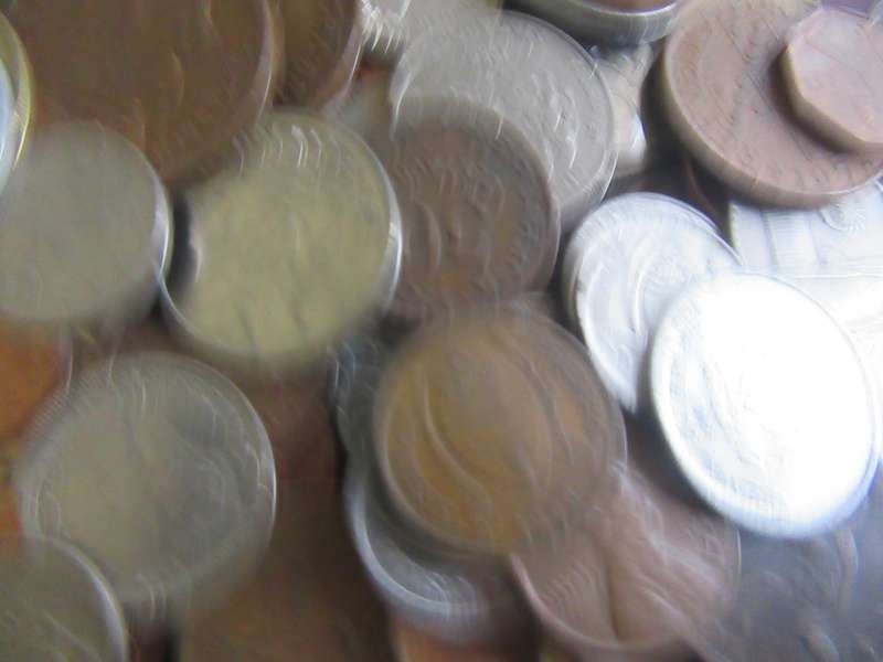 GOOD START FOR THE BEGINNER - 05 WORLD COINS - AS PER SCAN -  - LOT4