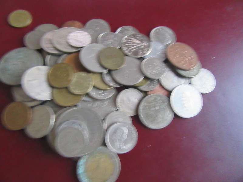 GOOD START FOR THE BEGINNER - 95 WORLD COINS - AS PER SCAN - LOT21