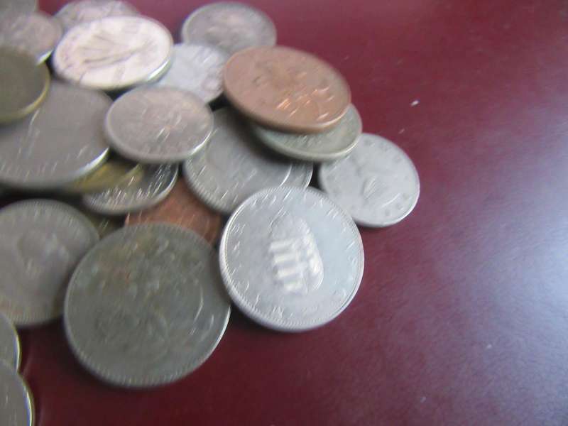 GOOD START FOR THE BEGINNER - 95 WORLD COINS - AS PER SCAN - LOT21