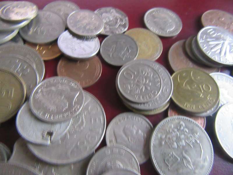 GOOD START FOR THE BEGINNER - 95 WORLD COINS - AS PER SCAN - LOT21