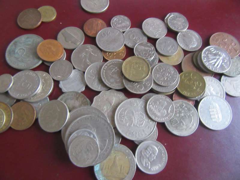 GOOD START FOR THE BEGINNER - 95 WORLD COINS - AS PER SCAN - LOT21
