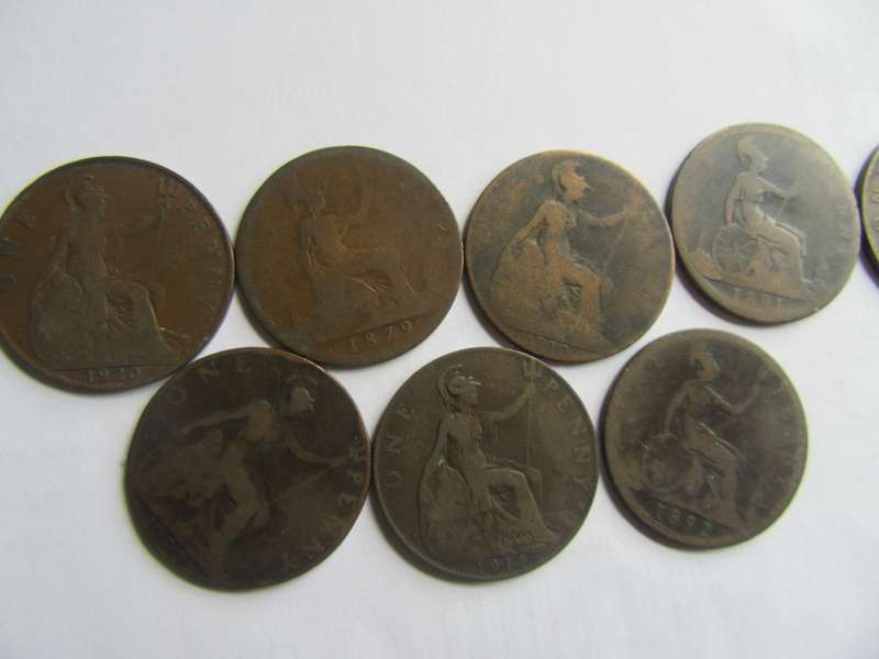 LOT OF 8 GREAT BRITAIN PENNIES - VARIOUS YEARS - - CO19