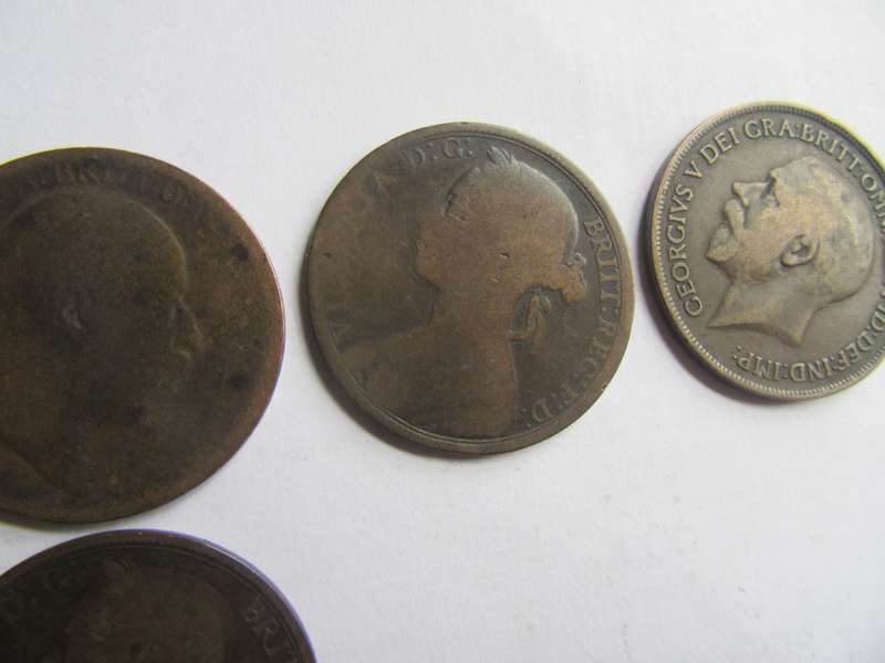 LOT OF 8 GREAT BRITAIN PENNIES - VARIOUS YEARS - - CO19