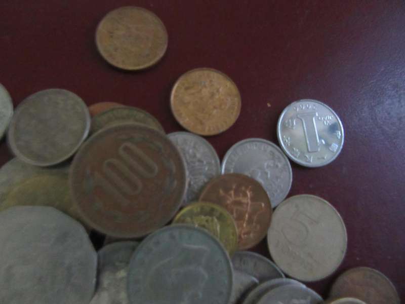 GOOD START FOR THE BEGINNER - 95 WORLD COINS - AS PER SCAN - LOT22
