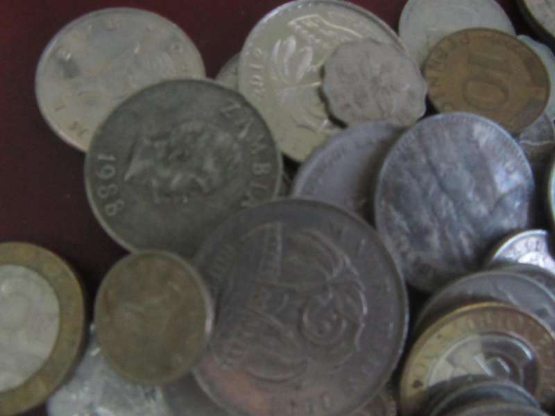 GOOD START FOR THE BEGINNER - 95 WORLD COINS - AS PER SCAN - LOT22