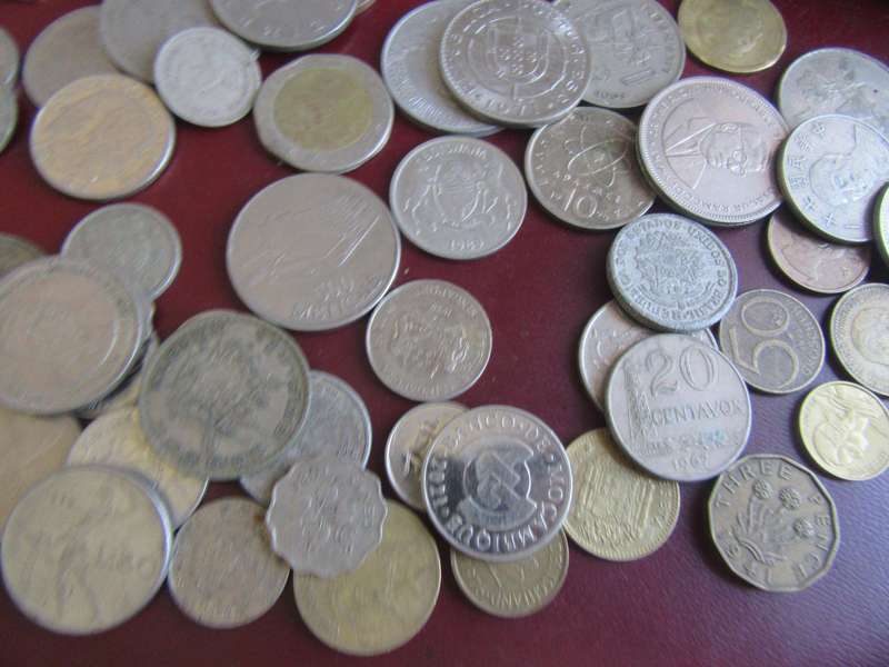 GOOD START FOR THE BEGINNER - 95 WORLD COINS - AS PER SCAN - LOT 25