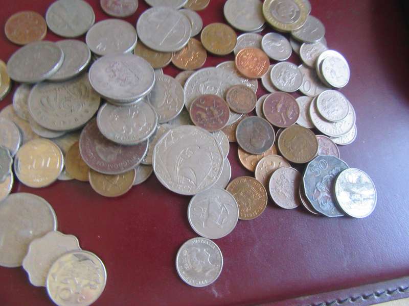GOOD START FOR THE BEGINNER - 95 WORLF COINS - INCL. RSA COINS - AS PER SCAN - LOT 26