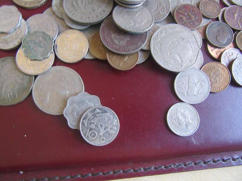 GOOD START FOR THE BEGINNER - 95 WORLF COINS - INCL. RSA COINS - AS PER SCAN - LOT 26