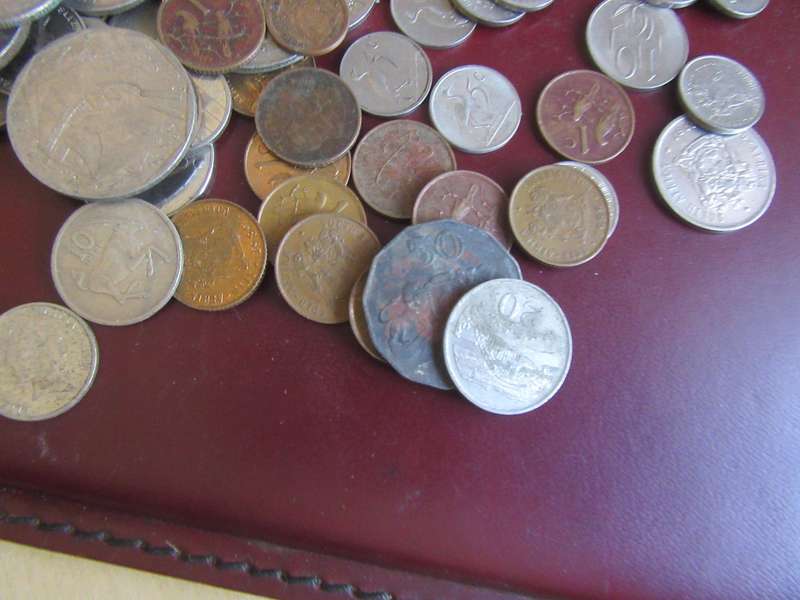 GOOD START FOR THE BEGINNER - 95 WORLF COINS - INCL. RSA COINS - AS PER SCAN - LOT 26