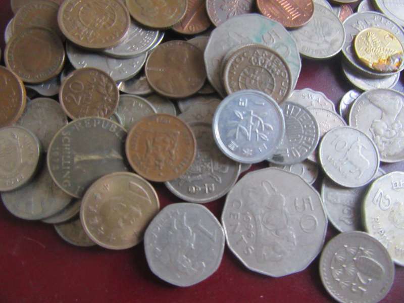 GOOD START FOR THE BEGINNER - 95 WORLD COINS - INCL. RSACOINS - AS PER SCAN - LT 28