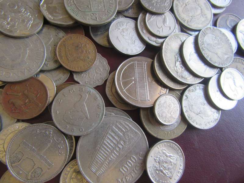 GOOD START FOR THE BEGINNER - 95 WORLD COINS INCL. RSACOINS - AS PER SCAN - LOT27