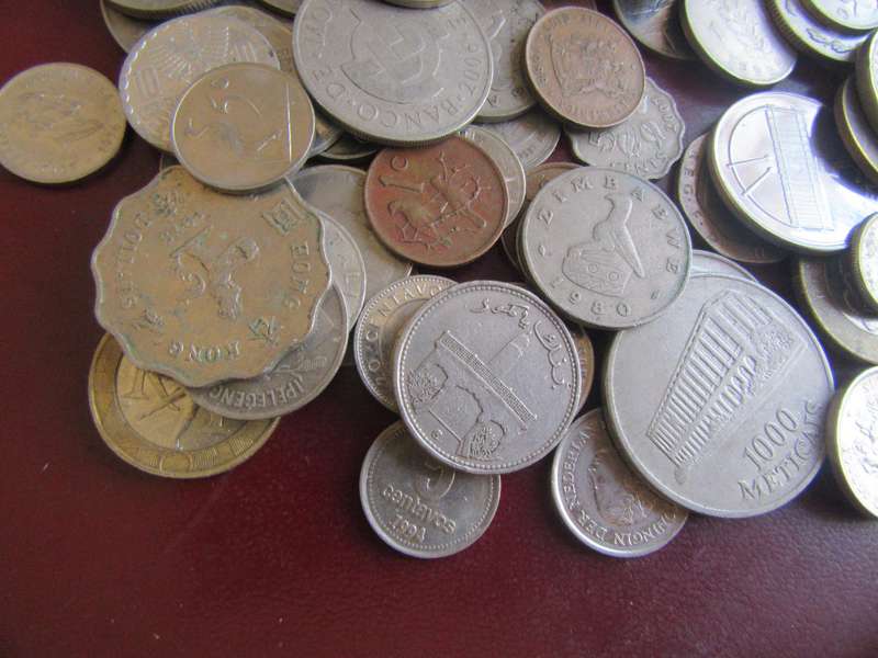 GOOD START FOR THE BEGINNER - 95 WORLD COINS INCL. RSACOINS - AS PER SCAN - LOT27