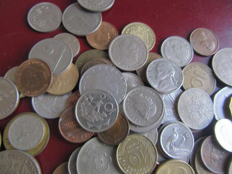GOOD START FOR THE BEGINNER - 95 WORLD COINS INCL.RSA COINS - AS PER SCAN - LOT10
