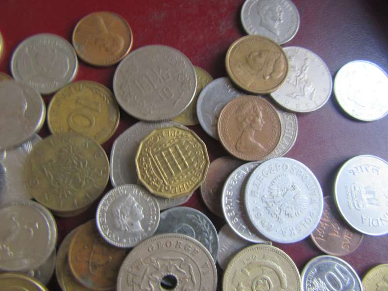 GOOD START FOR THE BEGINNER - 95 WORLD COINS INCL.RSA COINS - AS PER SCAN - LOT10