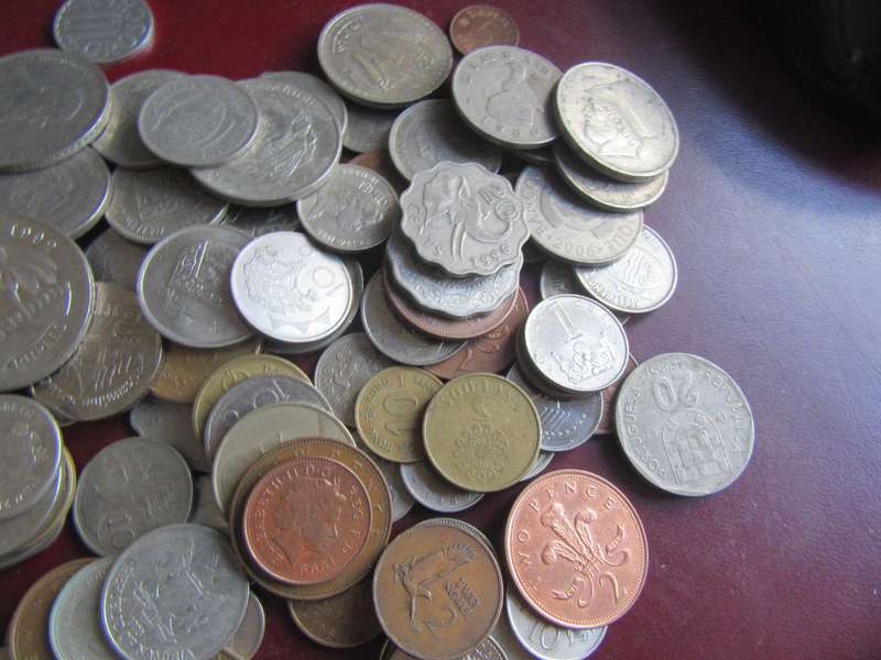 GOOD START FOR THE BEGINNER - 95 WORLD COINS INCL.RSA COINS - AS PER SCAN - LOT8