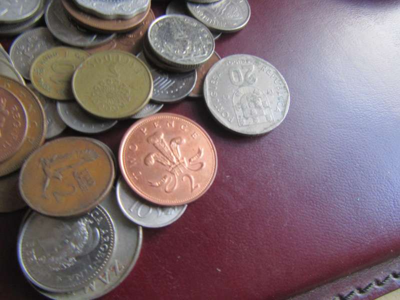 GOOD START FOR THE BEGINNER - 95 WORLD COINS INCL.RSA COINS - AS PER SCAN - LOT8
