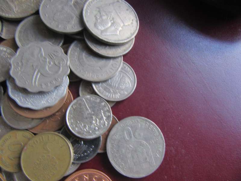 GOOD START FOR THE BEGINNER - 95 WORLD COINS INCL.RSA COINS - AS PER SCAN - LOT8