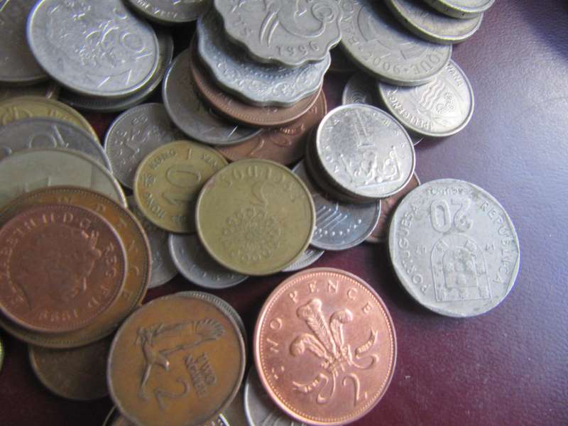 GOOD START FOR THE BEGINNER - 95 WORLD COINS INCL.RSA COINS - AS PER SCAN - LOT8