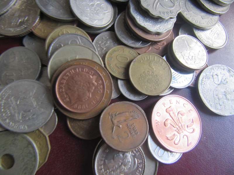GOOD START FOR THE BEGINNER - 95 WORLD COINS INCL.RSA COINS - AS PER SCAN - LOT8