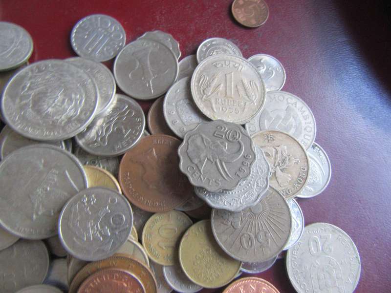 GOOD START FOR THE BEGINNER - 95 WORLD COINS INCL.RSA COINS - AS PER SCAN - LOT8
