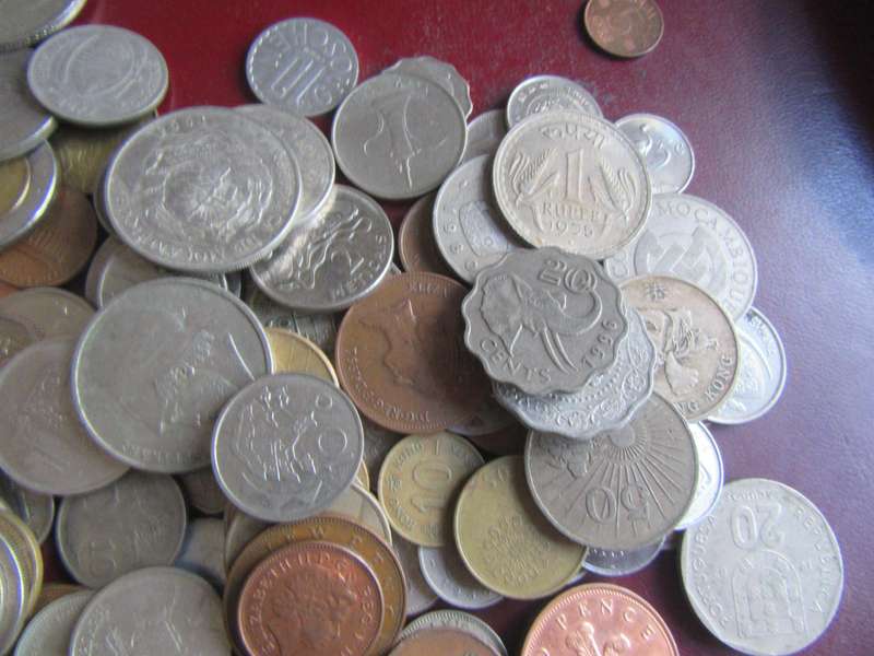 GOOD START FOR THE BEGINNER - 95 WORLD COINS INCL.RSA COINS - AS PER SCAN - LOT8