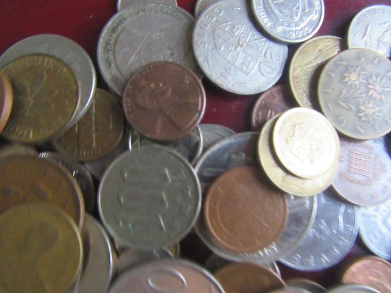 GOOD STARTFORTHE BEGINNER - 95 WORLD COINS INCL. RSA COINS - AS PER SCAN - LOT1