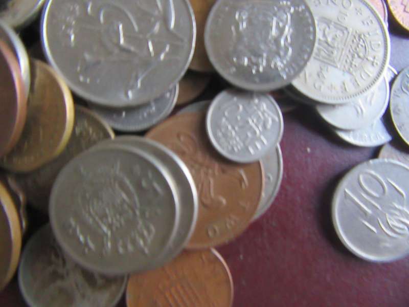 GOOD STARTFORTHE BEGINNER - 95 WORLD COINS INCL. RSA COINS - AS PER SCAN - LOT1