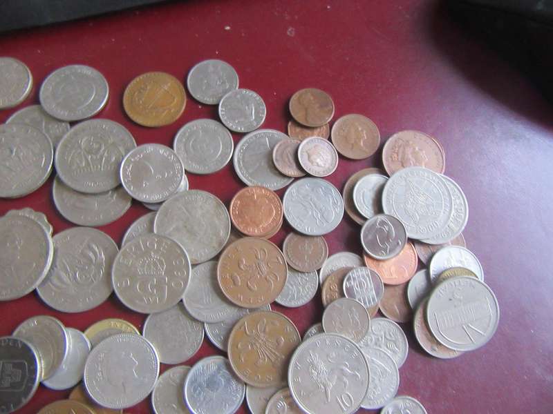 GOOD START FOR THE BEGINNER - 95 WORLD COINS INCL. RSA COINS - AS PER SCAN - - LOT3