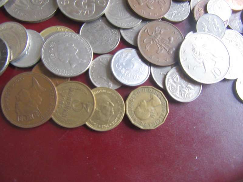 GOOD START FOR THE BEGINNER - 95 WORLD COINS INCL. RSA COINS - AS PER SCAN - - LOT3