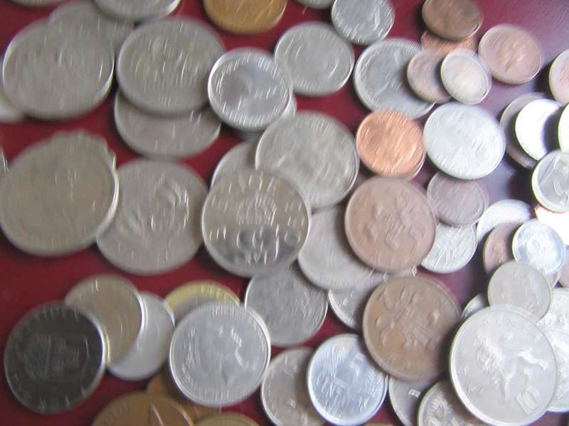GOOD START FOR THE BEGINNER - 95 WORLD COINS INCL. RSA COINS - AS PER SCAN - - LOT3
