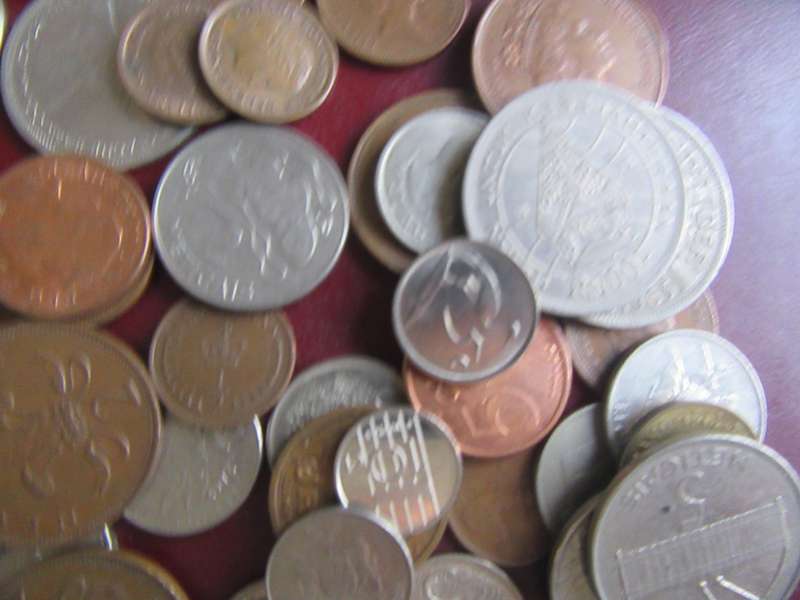 GOOD START FOR THE BEGINNER - 95 WORLD COINS INCL. RSA COINS - AS PER SCAN - - LOT3
