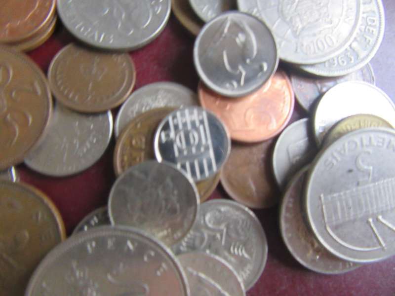 GOOD START FOR THE BEGINNER - 95 WORLD COINS INCL. RSA COINS - AS PER SCAN - - LOT3