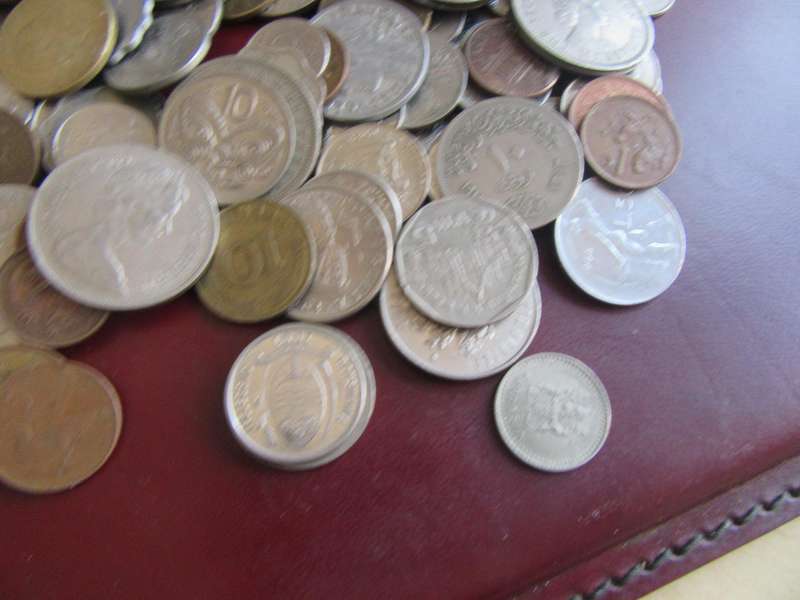 GOOD START FOR THE BEGINNER - 95 WORLD COINS INCL. RSA COINS - AS PER SCAN - LOT34