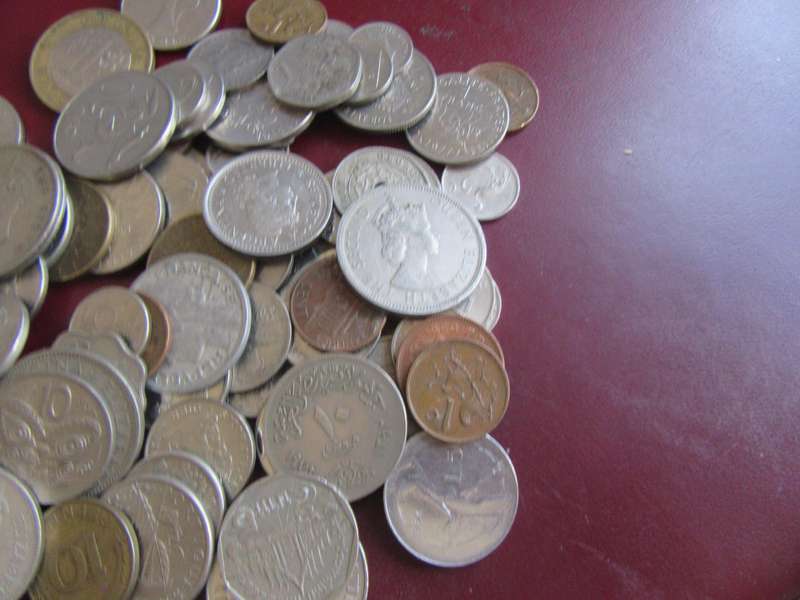 GOOD START FOR THE BEGINNER - 95 WORLD COINS INCL. RSA COINS - AS PER SCAN - LOT34