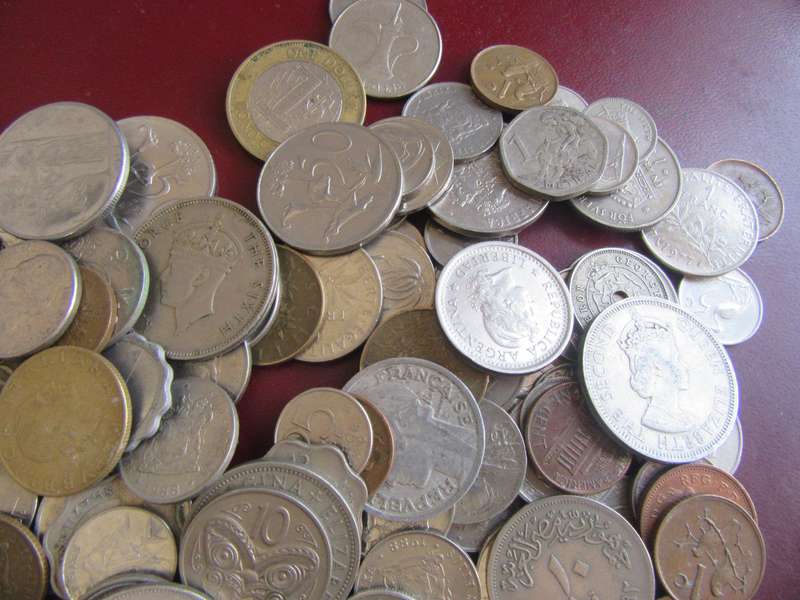 GOOD START FOR THE BEGINNER - 95 WORLD COINS INCL. RSA COINS - AS PER SCAN - LOT34