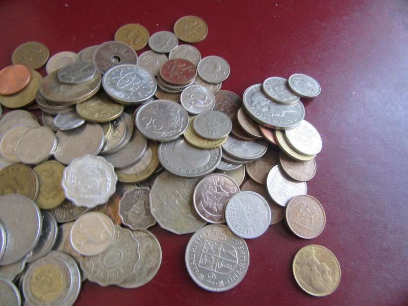 GOODSTART FOR THE BEGINNER - 95 WORLD COINS INCL. RSA COINS - AS PER SCAN - LOT35