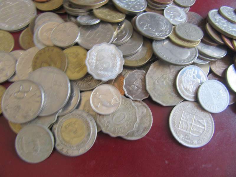 GOOD START FOR THE BEGINNER - 95 WORLD COINS INCL. RSA COINS - AS PER SCAN - LOT 33