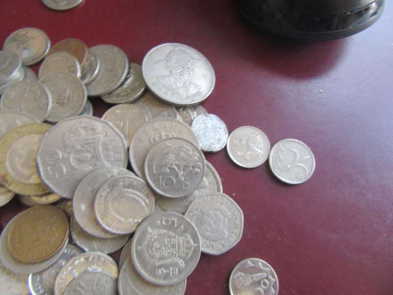 GOODSTART FOR THE BEGINNER -120WORLD COINSINCL. RSA COINS - AS PER SCAN - LOT30 - BID PER COIN