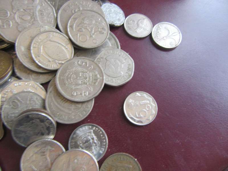 GOODSTART FOR THE BEGINNER -120WORLD COINSINCL. RSA COINS - AS PER SCAN - LOT30 - BID PER COIN