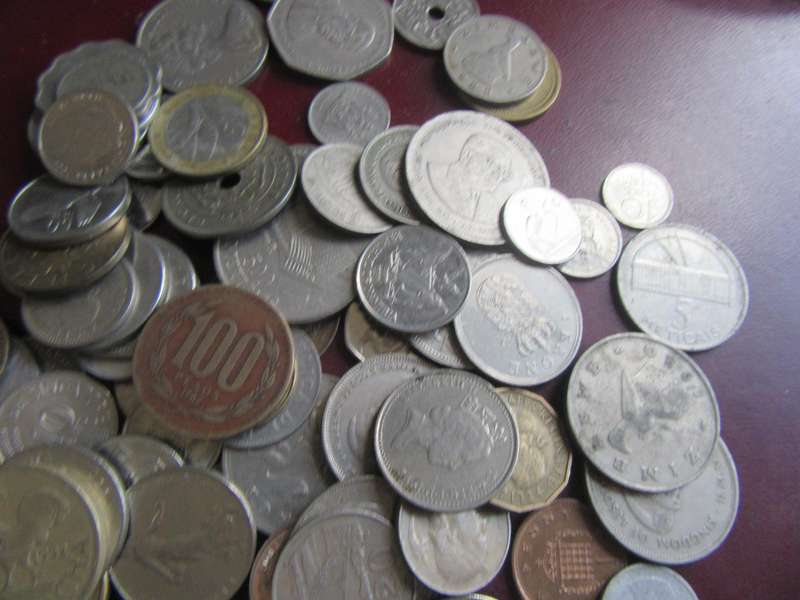 GOOD START FOR THE BEGINNER - 95 WORLD COINS, INCL. RSA COINS - AS PER SCAN - LOT 32